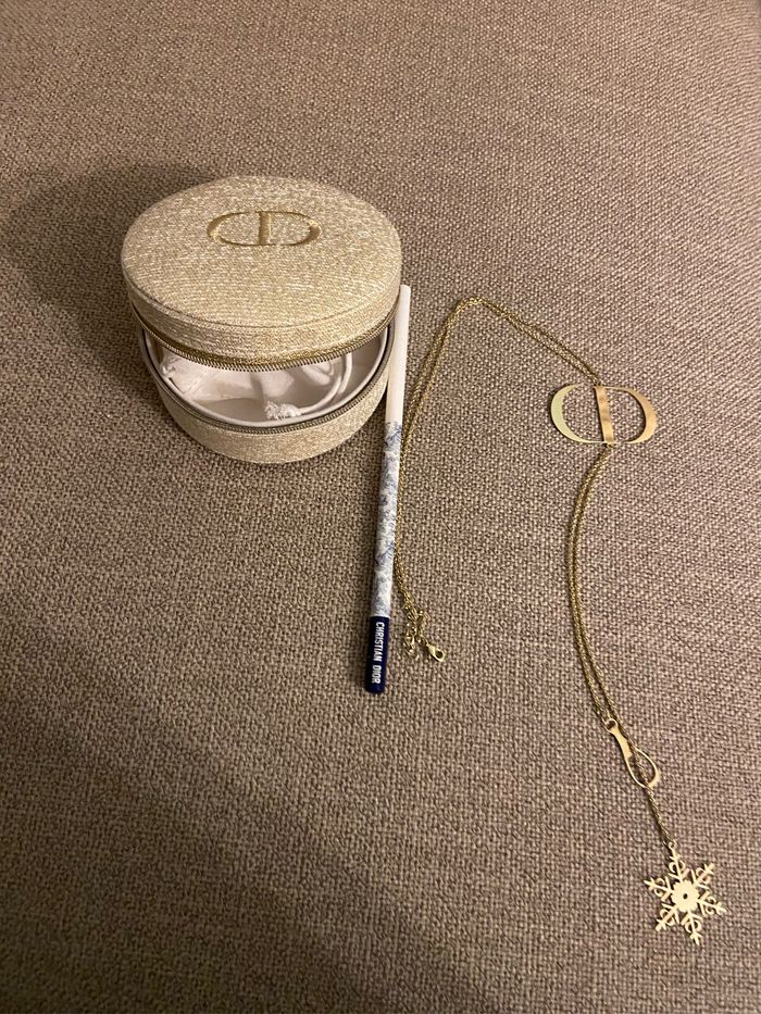 Lot boîte à bijoux et colier sautoirs et bracelet dior - photo numéro 5