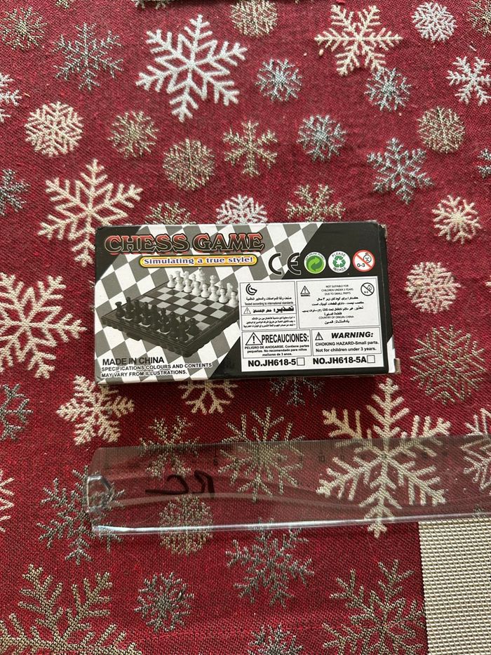 Jeu d’échecs magnétique de poche — Neuf - photo numéro 2