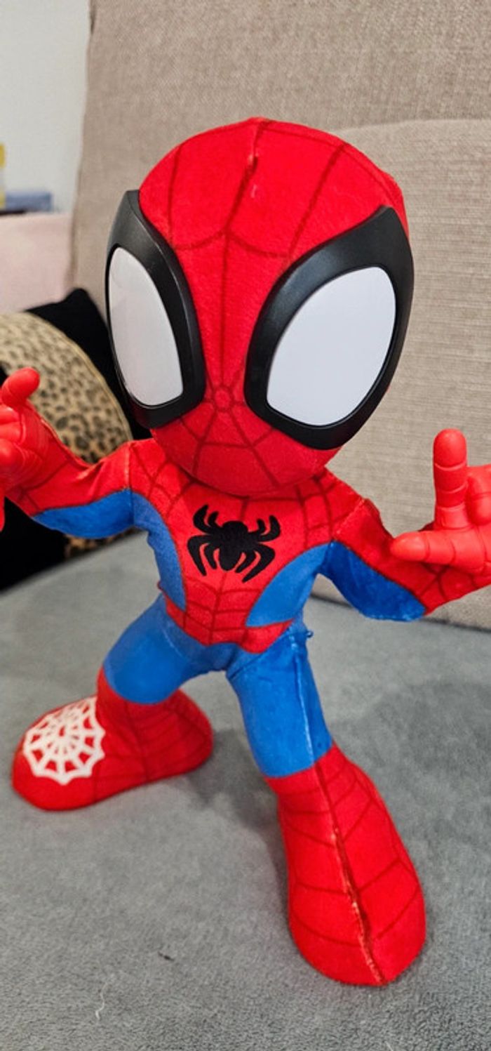 Spidey et ses amis neuf - photo numéro 2