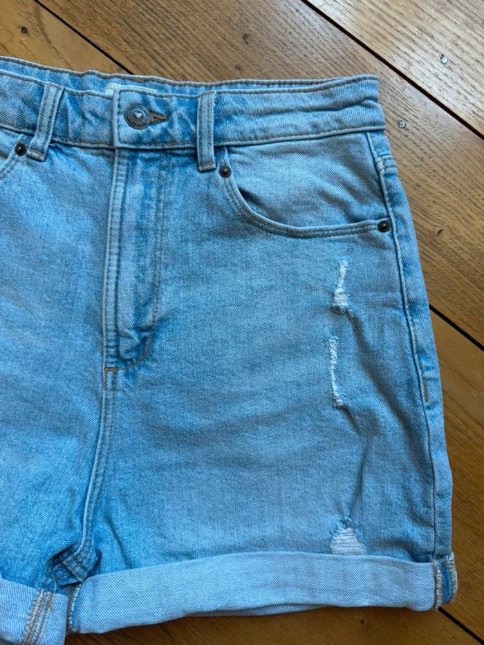 Short en jean en très bon état taille haute taille 34 kiabi - photo numéro 2