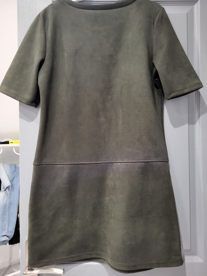 Robe suedine kaki - photo numéro 2