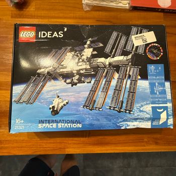 Lego ideas station internationale 21321