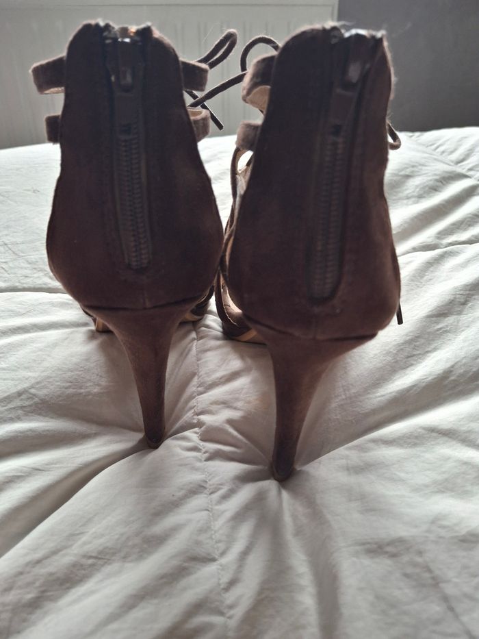 Chaussures à talons fins pointure  38 - photo numéro 6