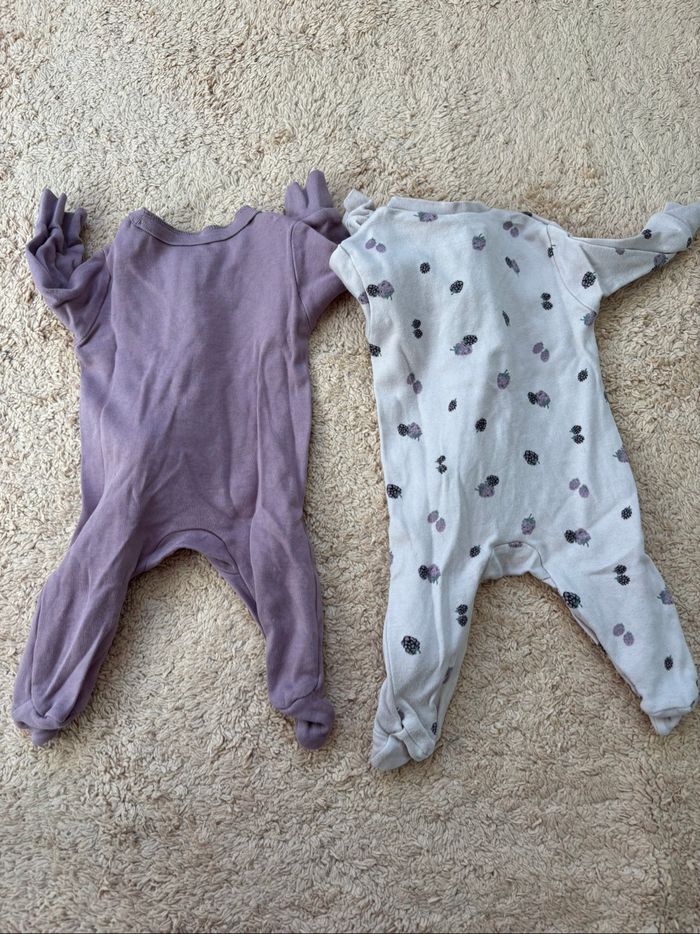 Lot de 2 pyjamas grenouillères  manches longues taille naissance primark - photo numéro 3