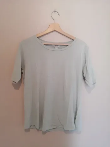 Tee shirt AMISU vert pâle taille M