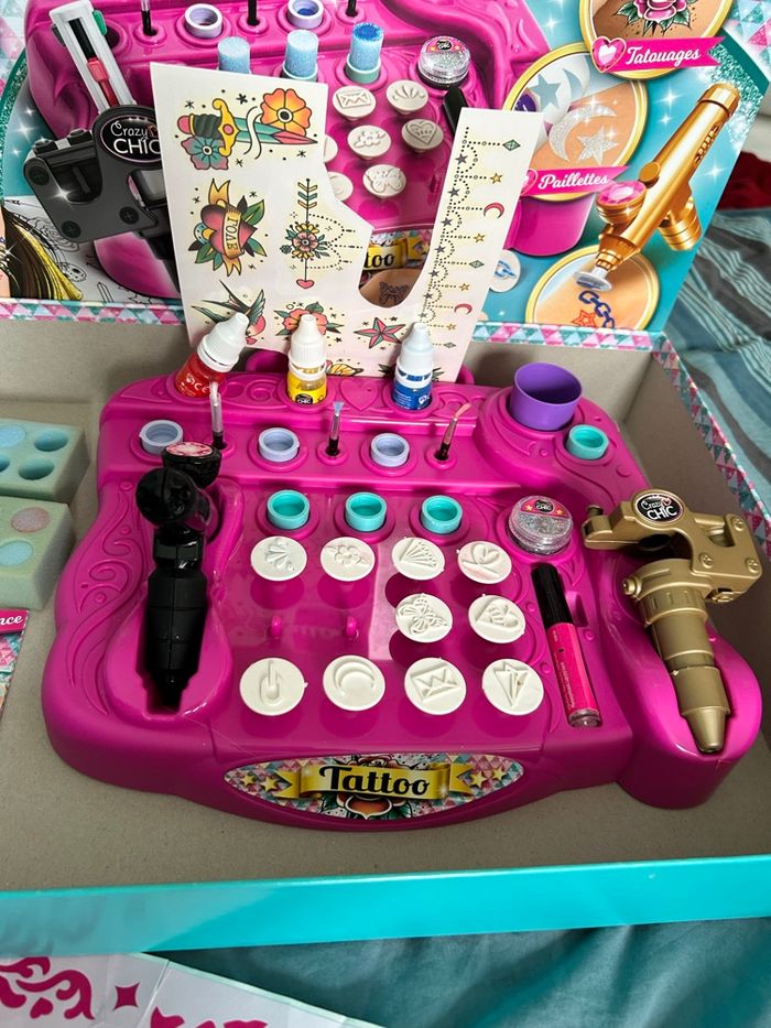 Salon de tatouage - photo numéro 3