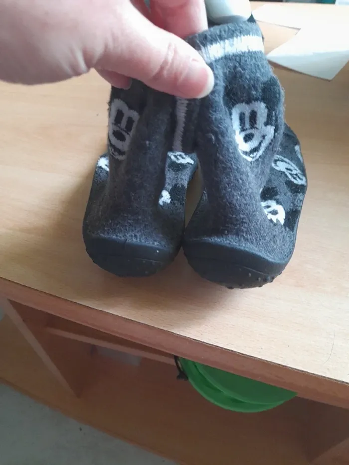 Chaussons mickey 27/28 - photo numéro 3
