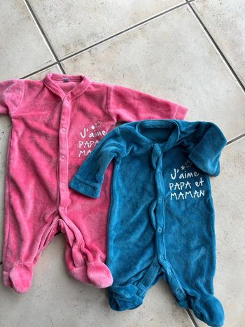 2 pyjamas