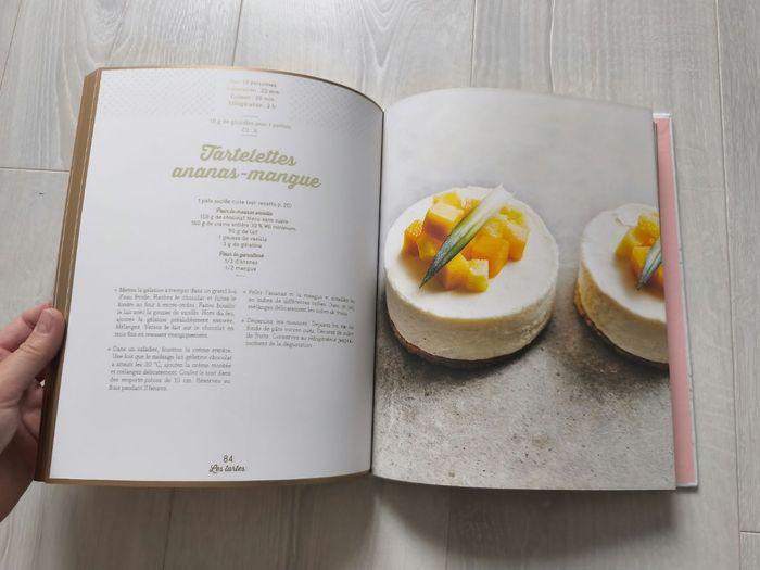 Livre "desserts et pâtisseries sans sucre" par Anissa du Meilleur Pâtissier - photo numéro 3