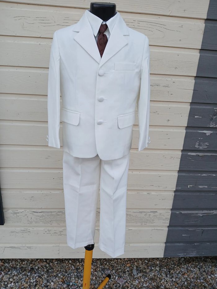 ensemble 5 pièces - neuf - 4 ans - photo numéro 3