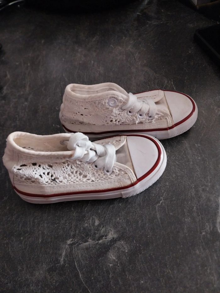 Basket blanche avec dentelle 25 fille - photo numéro 2