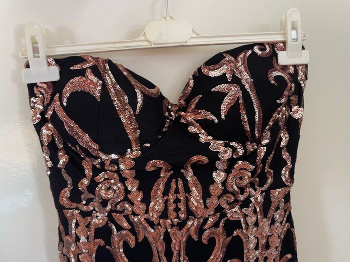 Robe courte noire paillettes dorées – NMODA – Taille M - photo numéro 3