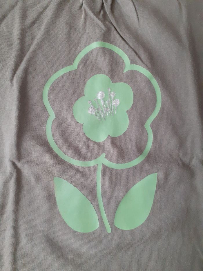 Tee-shirt kaki motif double fleurs vert pistache - photo numéro 2