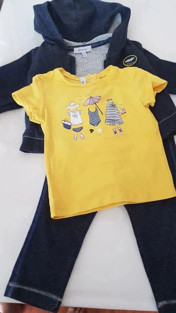 Tres bel ensemble 3 pièces 12 mois
