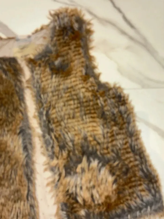 Gilet fausse fourrure - NKY Girls -  taille 10ans - photo numéro 2