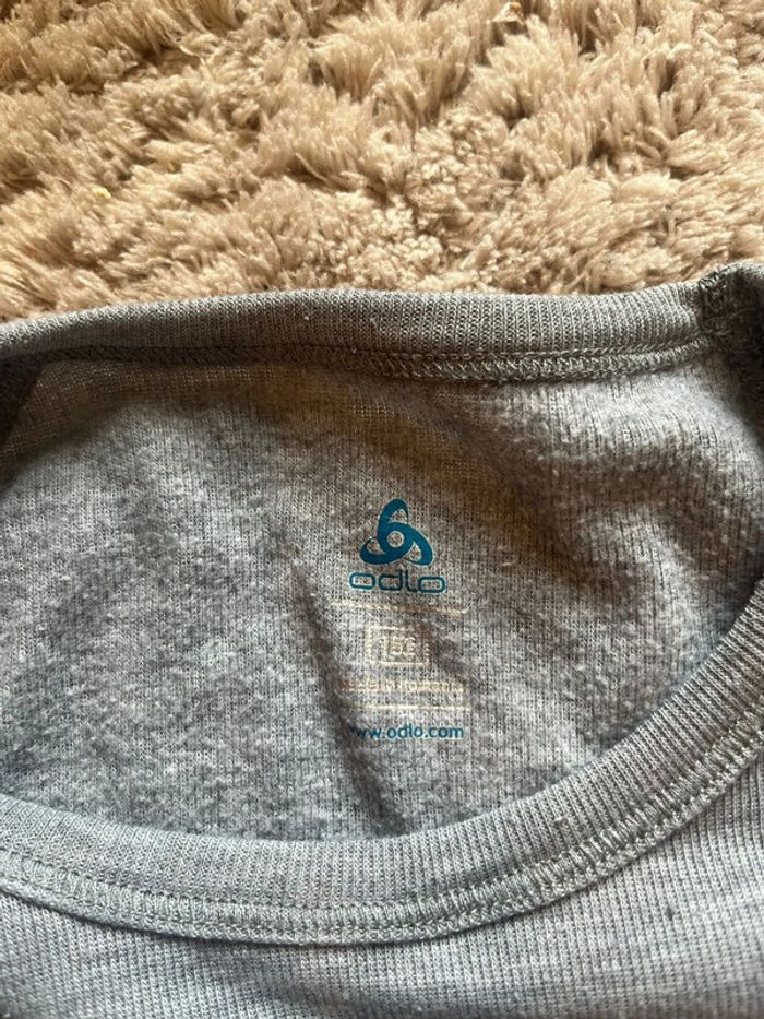 Tee shirt technique Odlo / 152 cm/ Gris / très bon état - photo numéro 3