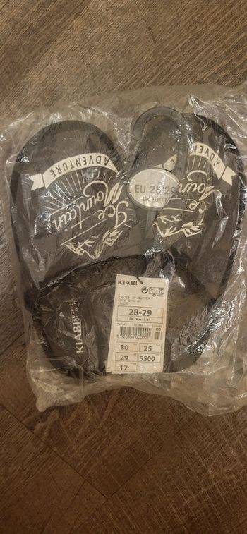 Chaussons neufs 28/29
