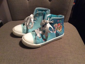 Baskets Reine des Neiges pointure 28