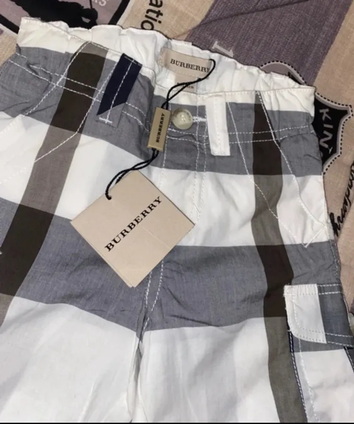 Short burberry 6/9 mois - photo numéro 2