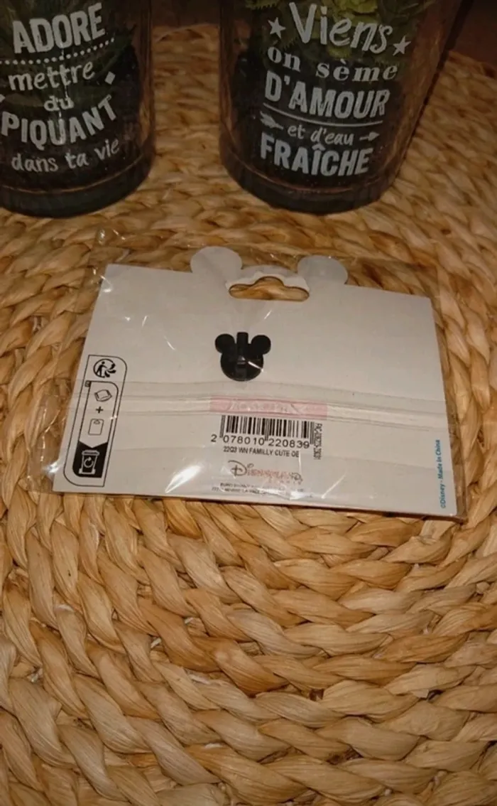 Pins "winnie l'ourson et ses amis" - photo numéro 2