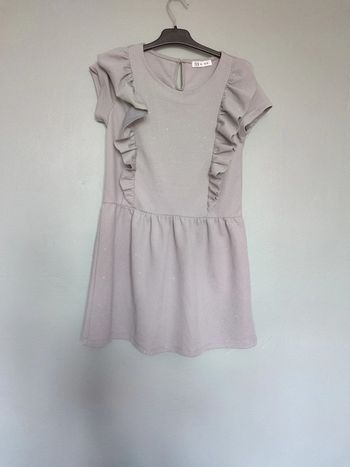 Robe grise à paillettes