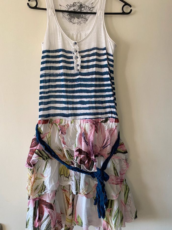 Robe Desigual marine / fleurie Taille 38 - photo numéro 2