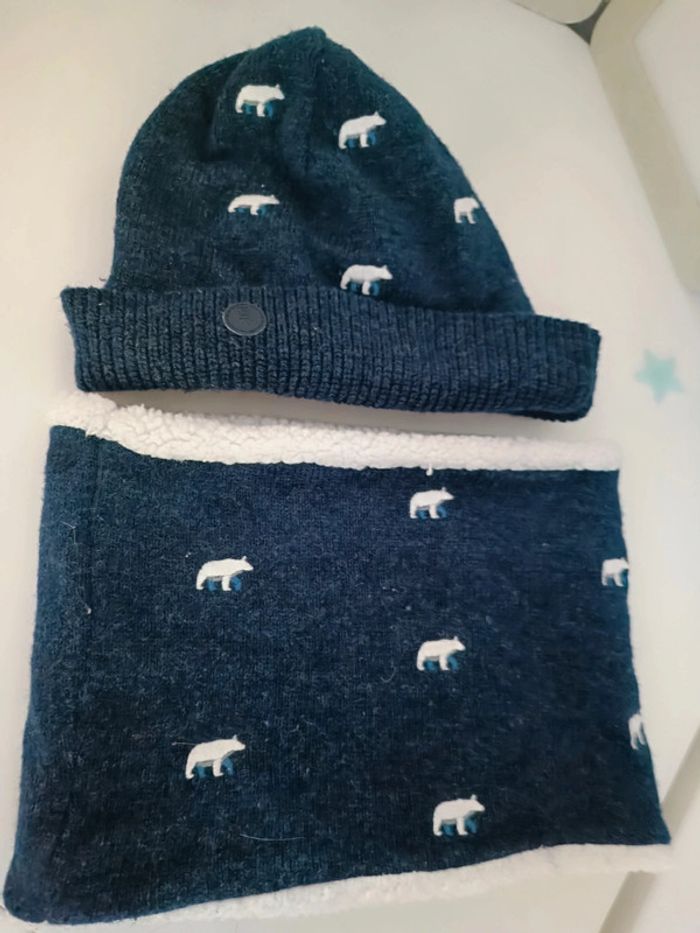 Bonnet et tour de cou