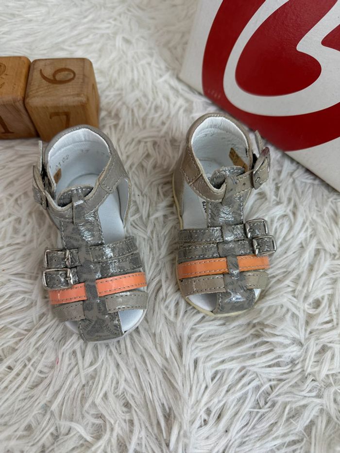 Paire de sandales GBB taille 17 - photo numéro 2