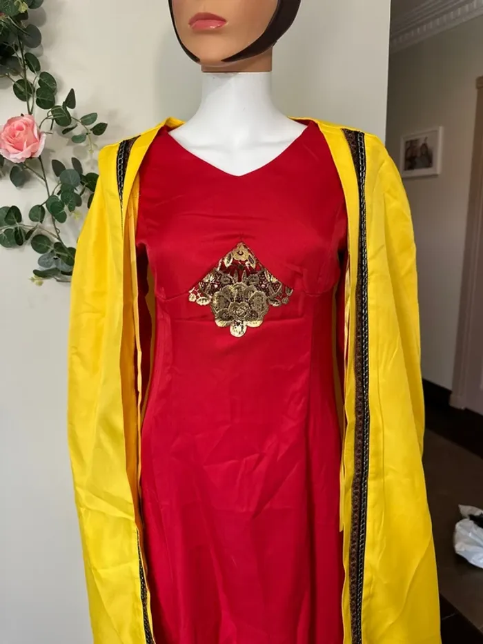 Costume traditionnel femme - photo numéro 4
