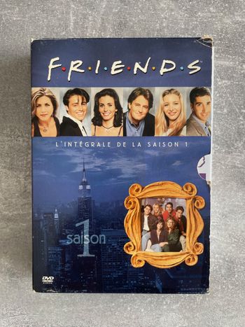 Coffret 4 DVD friends saison 1 intégrale en français.