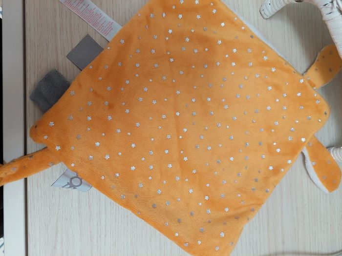 Obaibi - doudou mouchoir lapin moutarde et etoiles - photo numéro 4