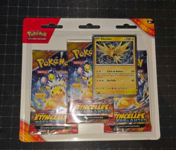 TRIPACK TRIPLE ILLUSTRATION EV8 PIKACHU Etincelles déferlantes