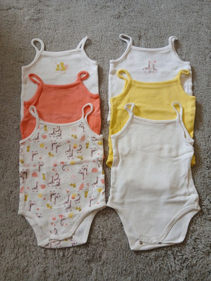 Lot de 23 body