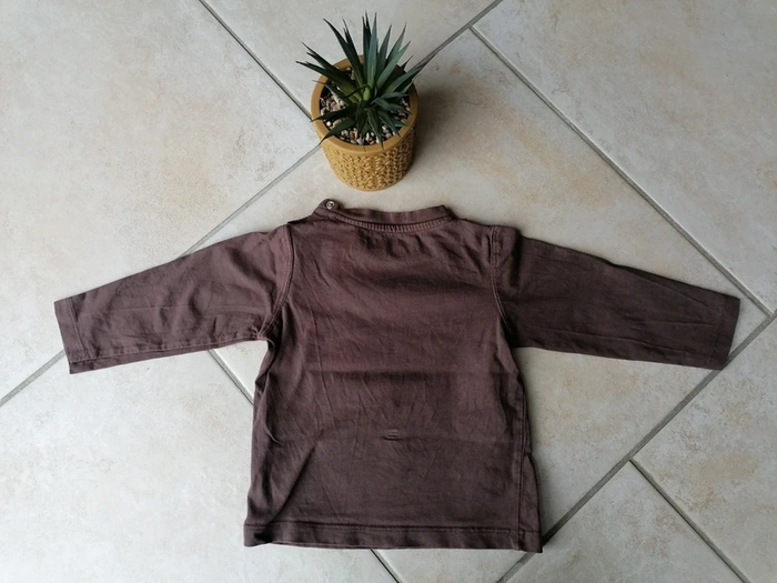 Lot t-shirt et gilet 18 mois - photo numéro 3
