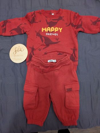 Ensemble bébé 6 mois – sweat + pantalon 🦘