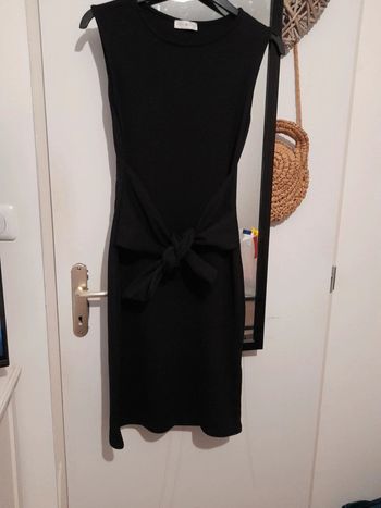 Robe noire taille S cache cache