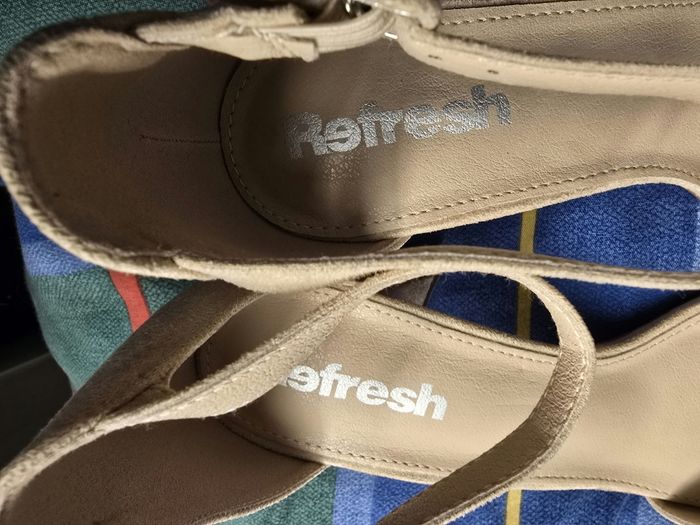Paire de chaussure talon d ete - photo numéro 2