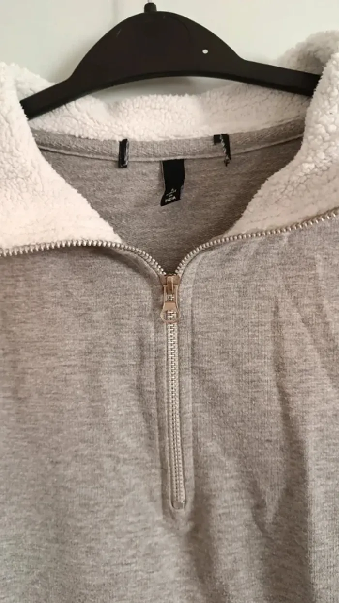 Pull gris - photo numéro 2