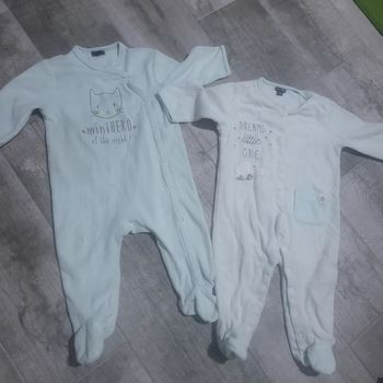 Lot 2 pyjama velours mixtes kiabi 12mois