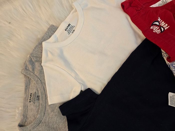Neufs (non portés) 👍💙🤩😍 lot: maillots de corps et slips 3 ans garçon 💙💙😍 - photo numéro 2