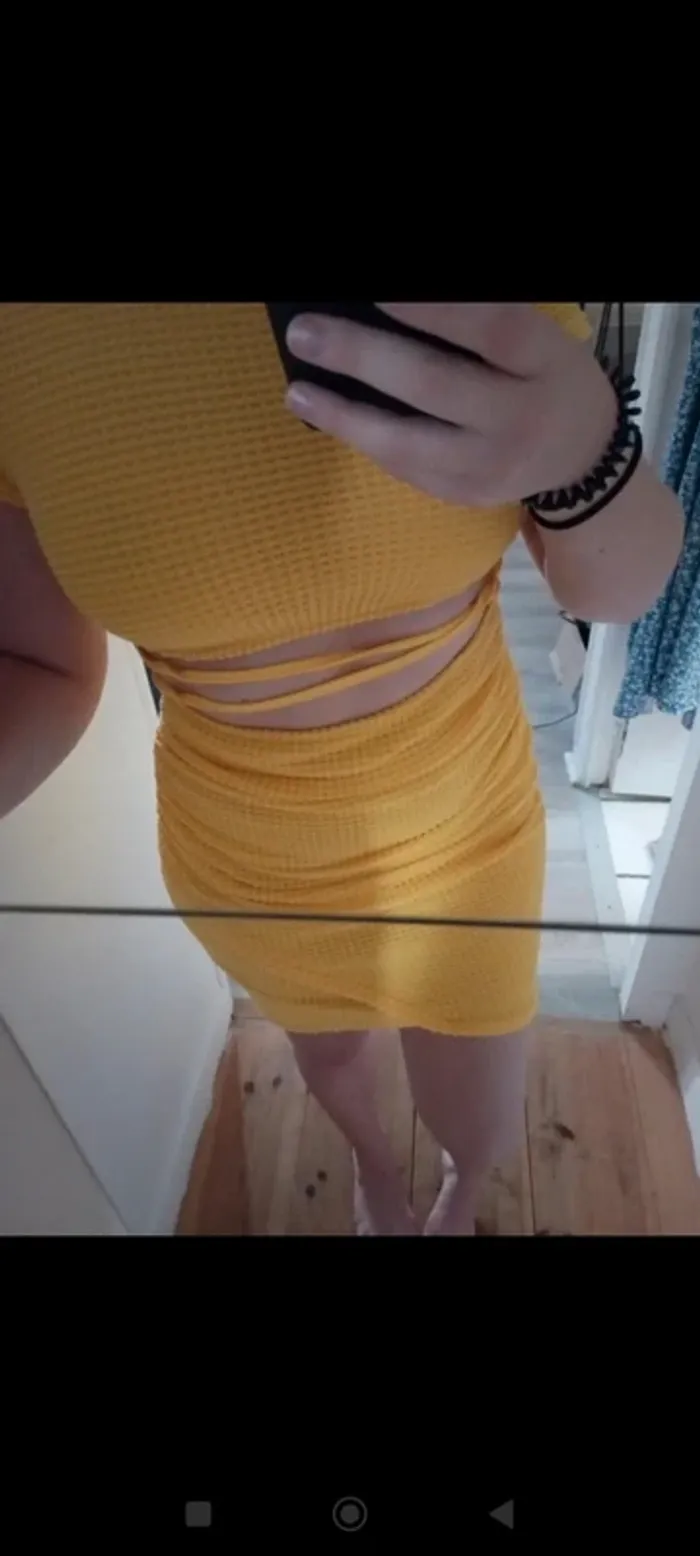 Robe jaune - photo numéro 7