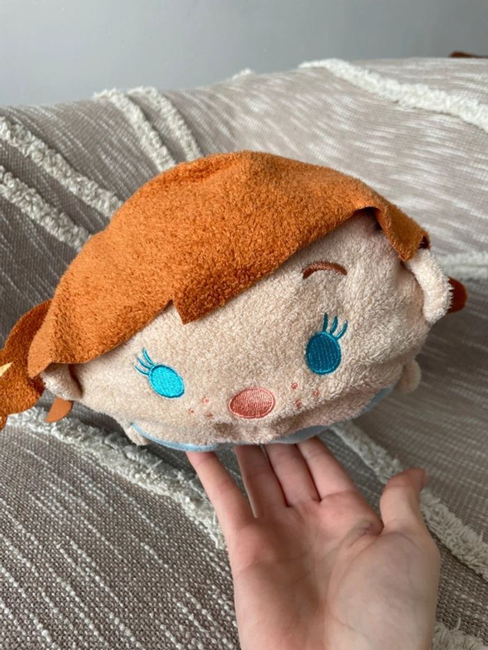 Tsum tsum grand modèle 33cm peluche Disney la reine des neiges Anna très bon état - photo numéro 3