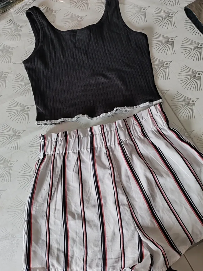 Ensemble short + haut 11/12 ans - photo numéro 2