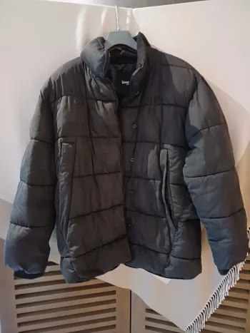 Doudoune Superdry taille 40