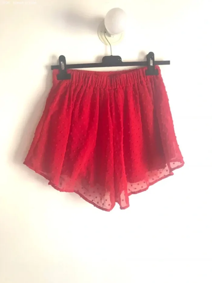 Short Shein rouge et plumetis taille 34/36
