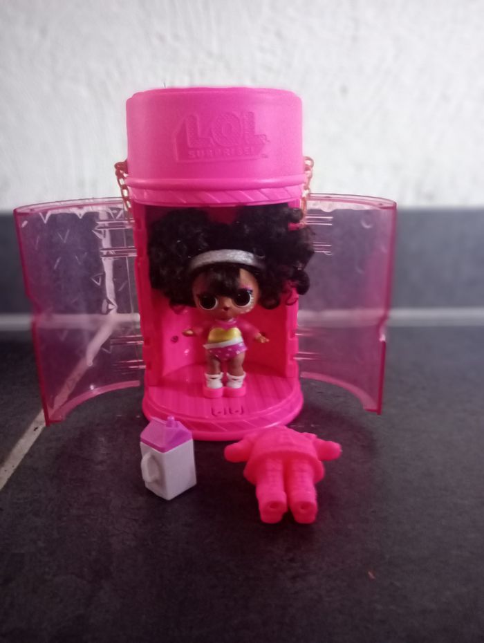 Poupée lol surprise