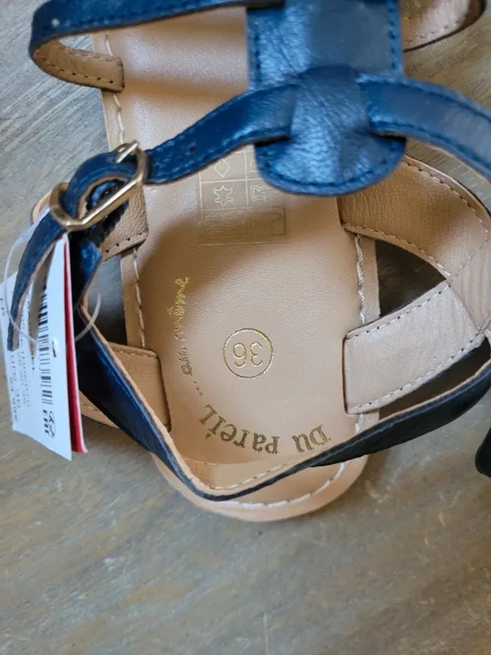 Sandales fille Taille 36 neuve - photo numéro 2