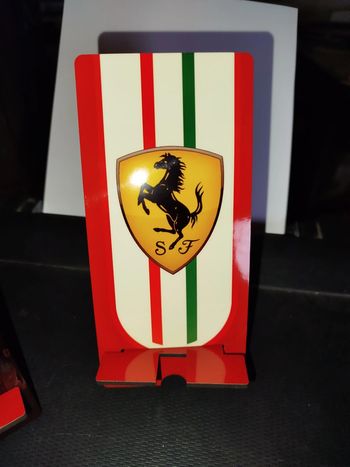 support téléphone motif ferrari neuf