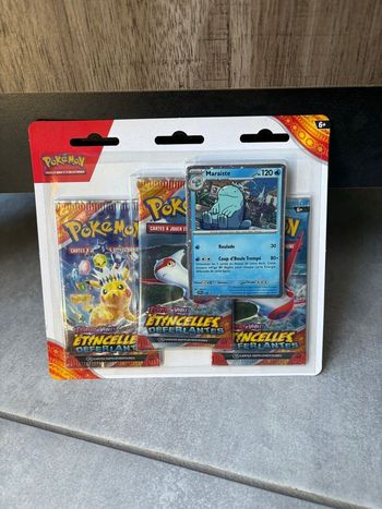 Carte Pokémon Tripack Pokémon EV8 – Etincelles Déferlantes Maraiste écarlate et violet Scellé fr