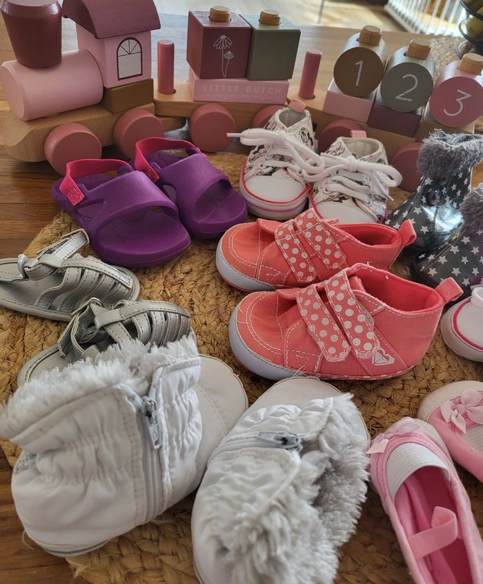 🍒Lot de 8 paires de chaussures chaussons de 0 à 12 mois environ, de plusieurs marques - photo numéro 3